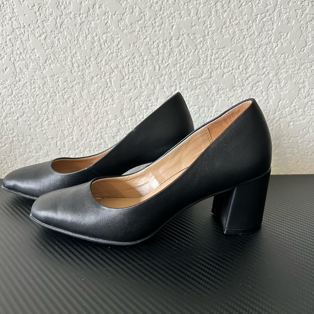 •Naturalizer• Warner Pumps Size 7